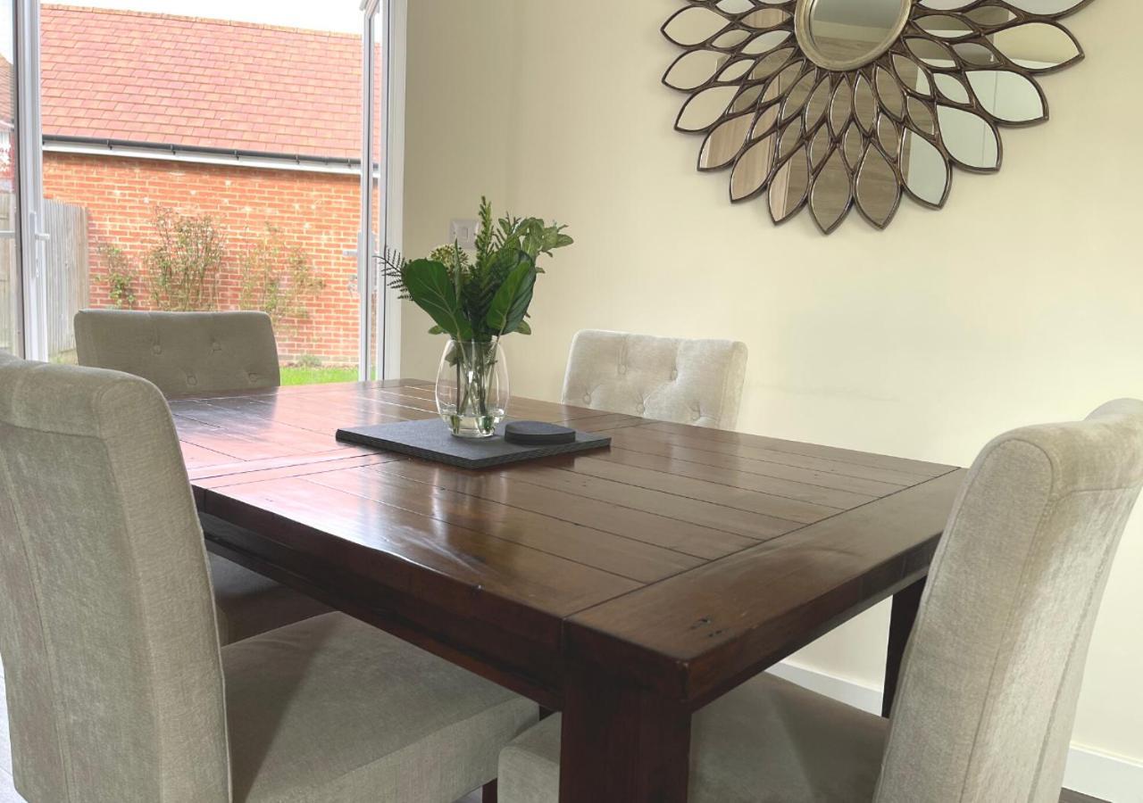 Ashford Holiday Home Sleeps 6 Free Parking Wifi Willesborough Zewnętrze zdjęcie