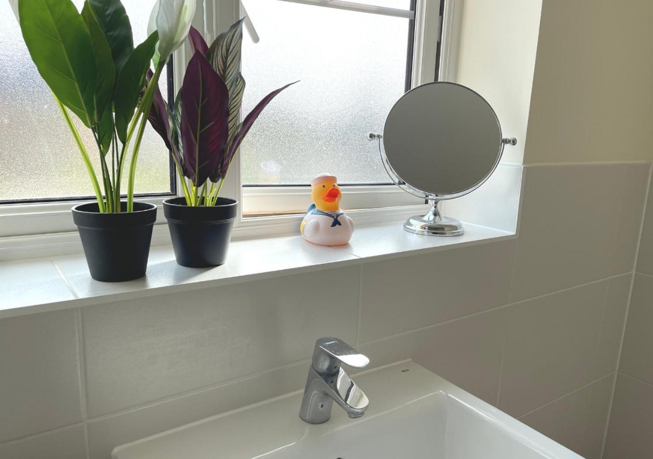Ashford Holiday Home Sleeps 6 Free Parking Wifi Willesborough Zewnętrze zdjęcie