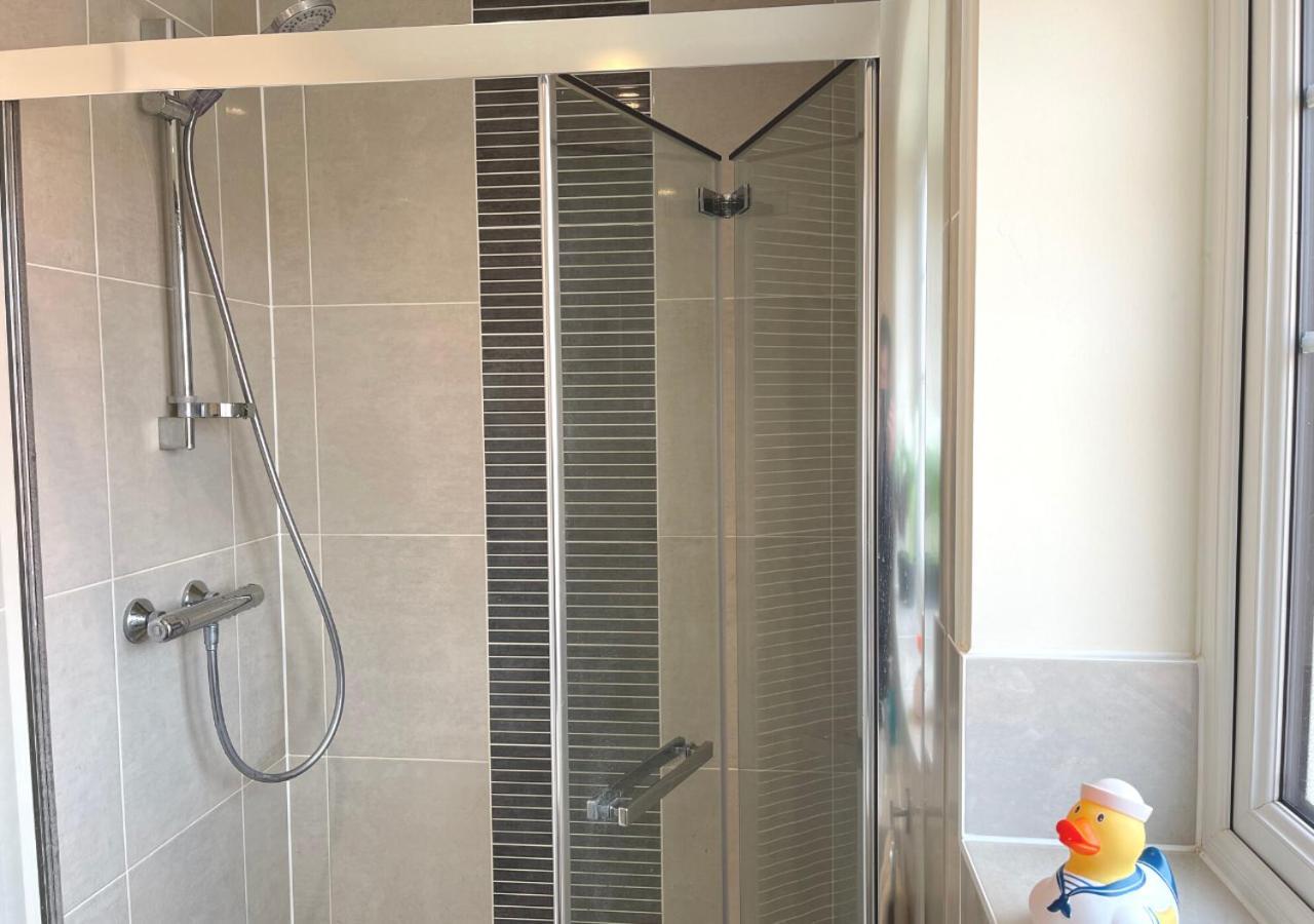 Ashford Holiday Home Sleeps 6 Free Parking Wifi Willesborough Zewnętrze zdjęcie