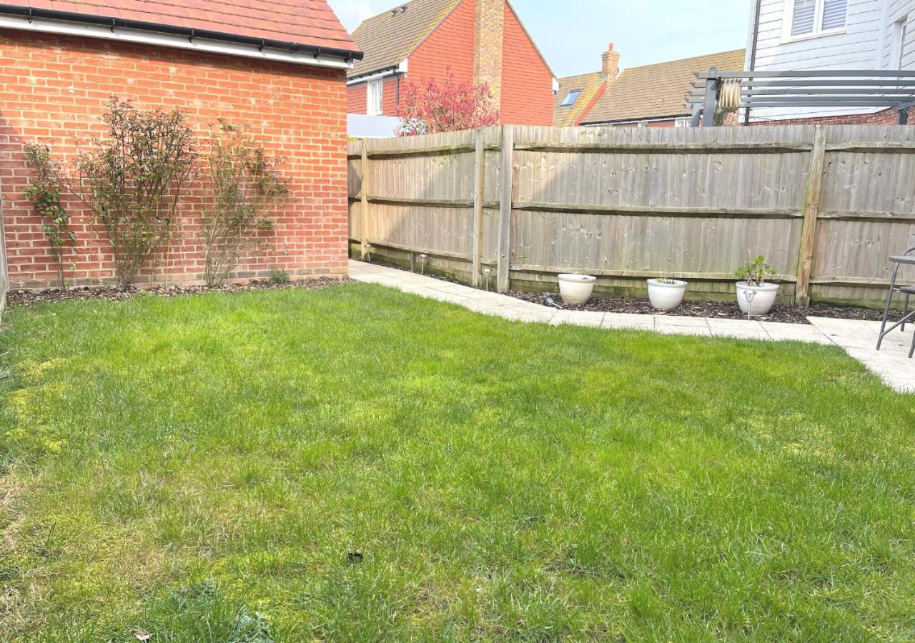 Ashford Holiday Home Sleeps 6 Free Parking Wifi Willesborough Zewnętrze zdjęcie