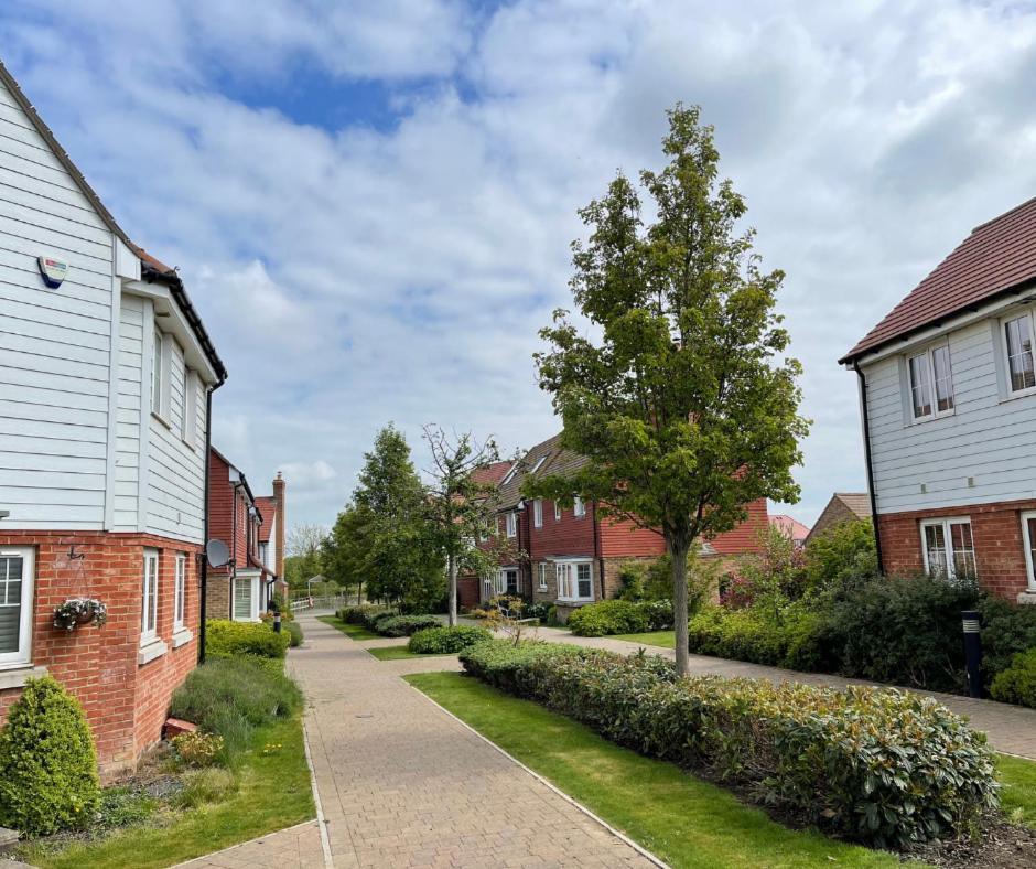 Ashford Holiday Home Sleeps 6 Free Parking Wifi Willesborough Zewnętrze zdjęcie